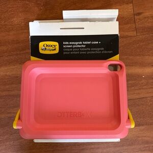 OtterBox Kids EasyGrab Tablet Case in Pink